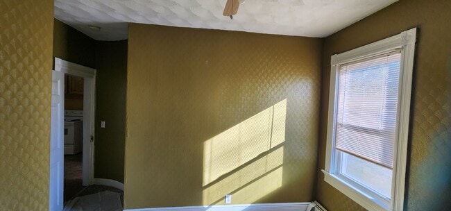 Building Photo - 63 Boyd St