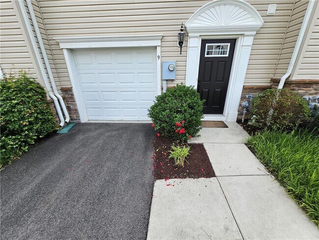 Foto del edificio - 9 Yellow Rose Ln