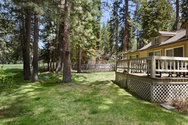 Building Photo - 531 Brassie Ave