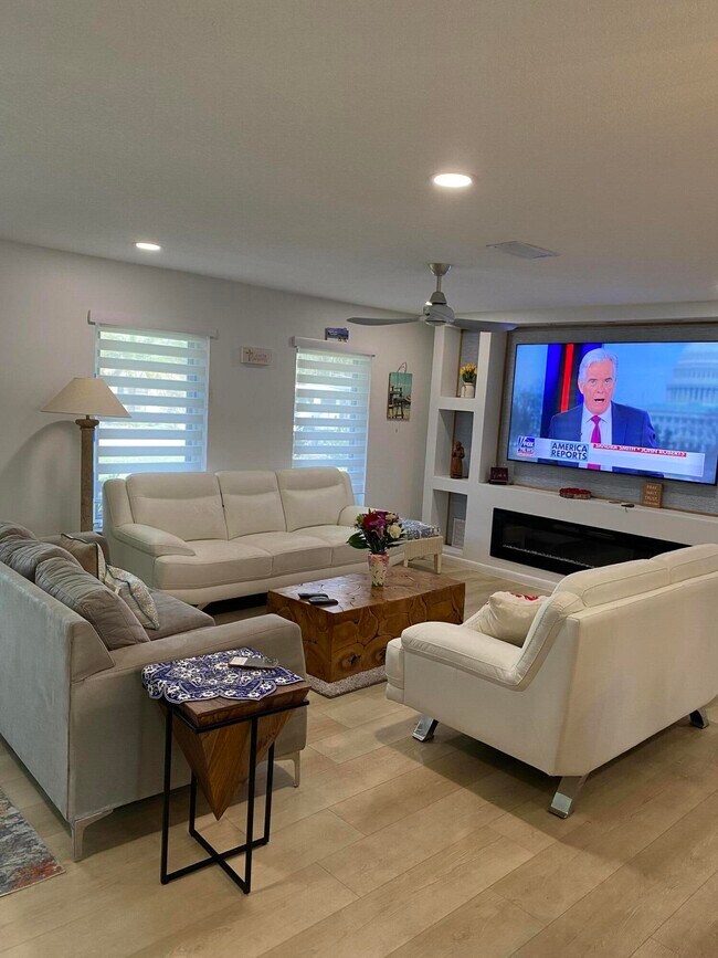 Foto del edificio - 1050 NW 6th Terrace