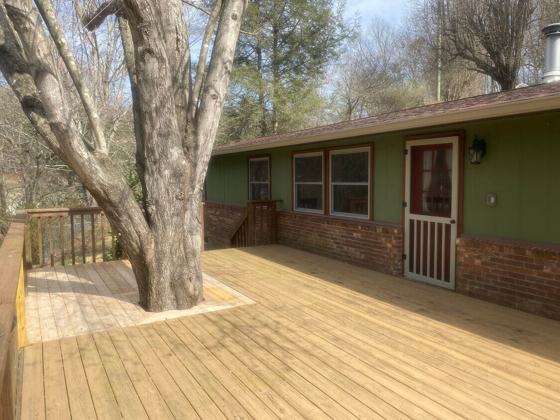 Primary Photo - 3/2 home for rent in Dillsboro
