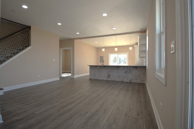 Building Photo - 8633 Covington Place