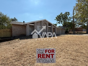 Building Photo - 10310 Little Sugar Creek