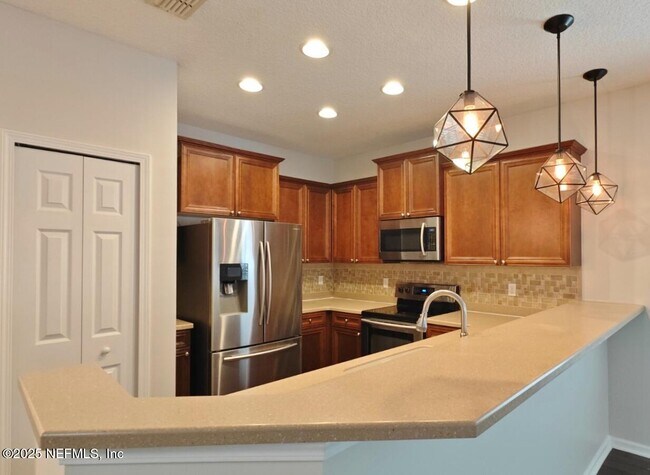 Foto del edificio - 6176 Casterbridge Rd