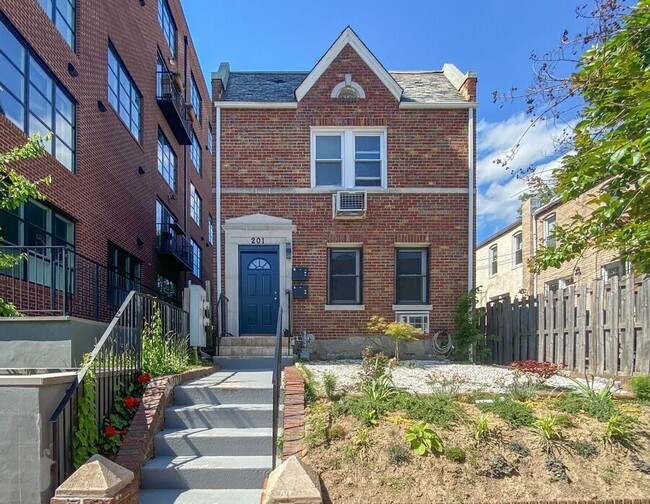Building Photo - 201 V St NW