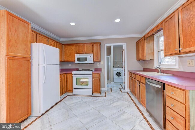 Foto del edificio - 36 Wilfred Ave