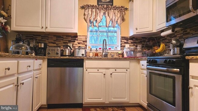 Foto del edificio - 19437 Rayfield Dr