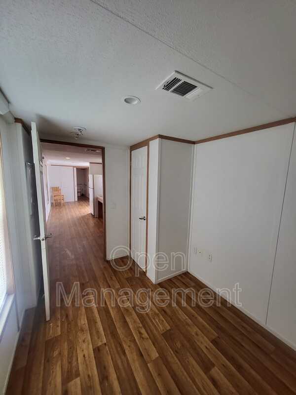 Building Photo - 3510 Bluegrass Park Dr