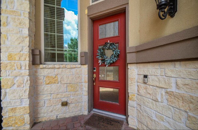 Foto del edificio - Spacious 3-Bedroom Retreat with 2.5 Baths ...