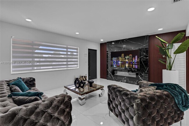 Foto del edificio - 7031 SW 12th St