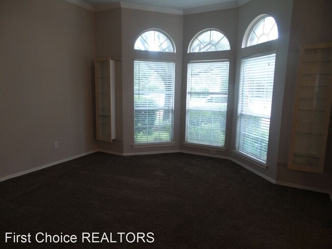 Building Photo - 5 br, 3 bath House - 814 Ashwood Drive