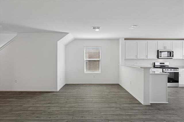 Building Photo - 14020 Earlham St