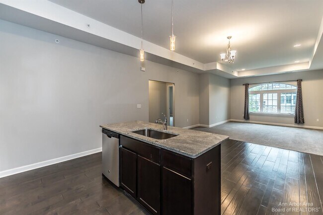 Building Photo - 5537 Arbor Chase Dr