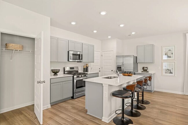 Foto del edificio - 3122 Lyman Ridge Rd