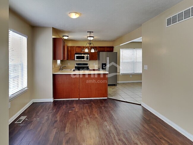 Foto del edificio - 6804 Trevino Way