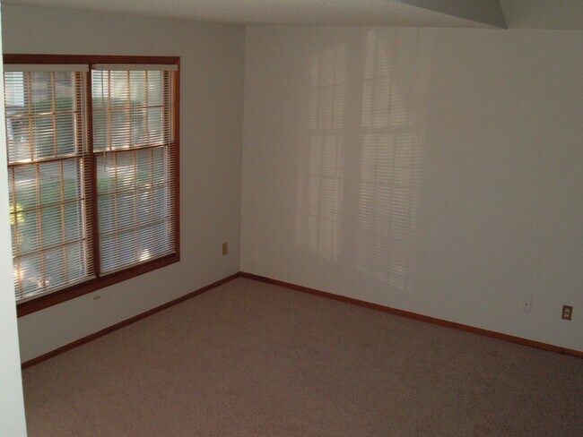 Foto del edificio - 2215 Breckenridge Dr
