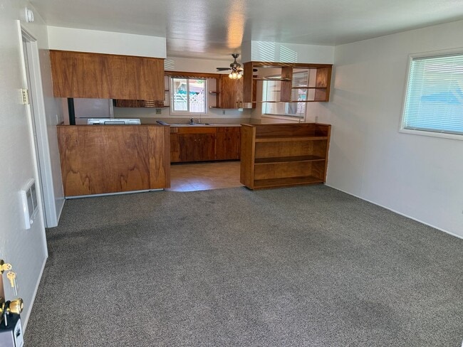 Building Photo - 1-bdroom, 1-bathroom duplex near Marie Jacob's Park!