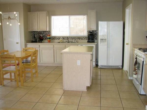 Building Photo - 12419 Fountain Hill Ln NE