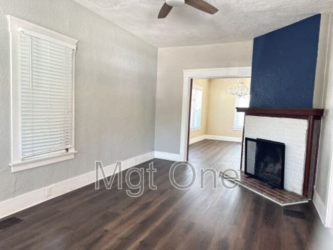 Building Photo - 3558 3rd St