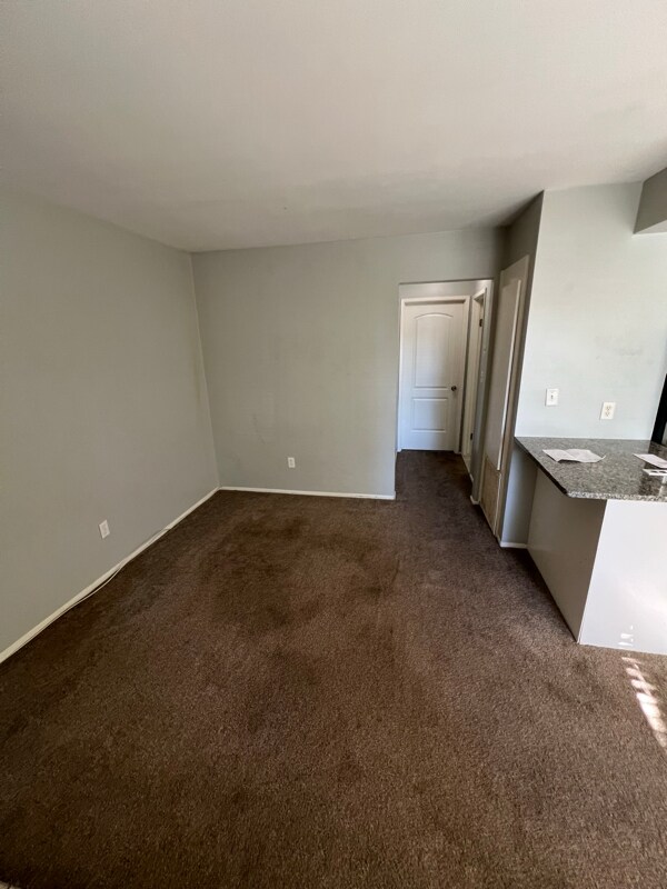 Foto del edificio - 19815 E 14 Mile Rd