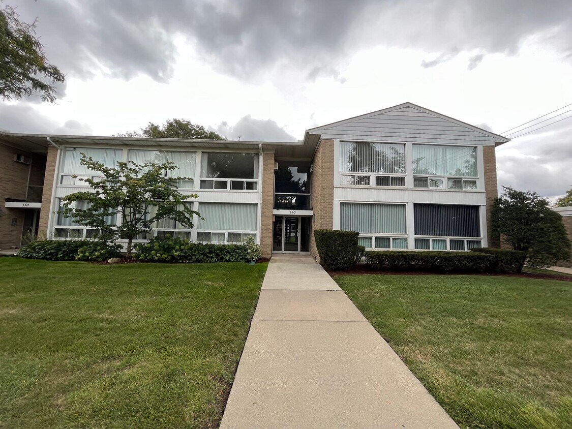 Primary Photo - 150 Bird Ave