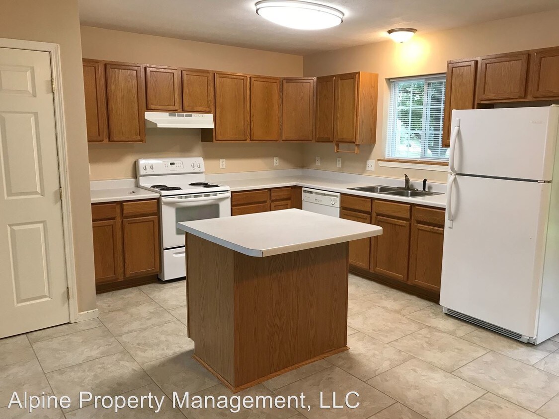 Foto principal - 937 S Newcomb Ave
