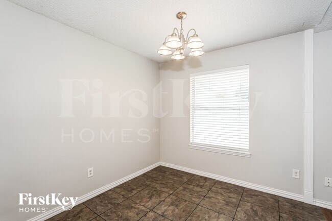 Foto del edificio - 4121 Gentle Springs Dr