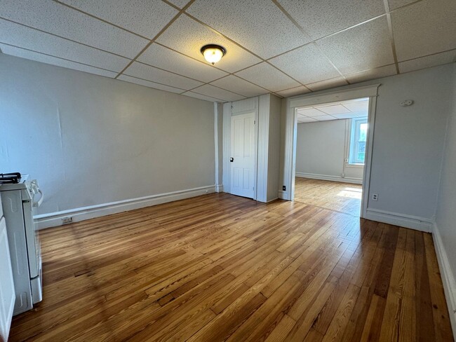 Building Photo - 607 N Eighth St