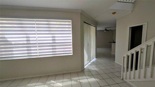 Foto del edificio - 644 Sand Creek Cir