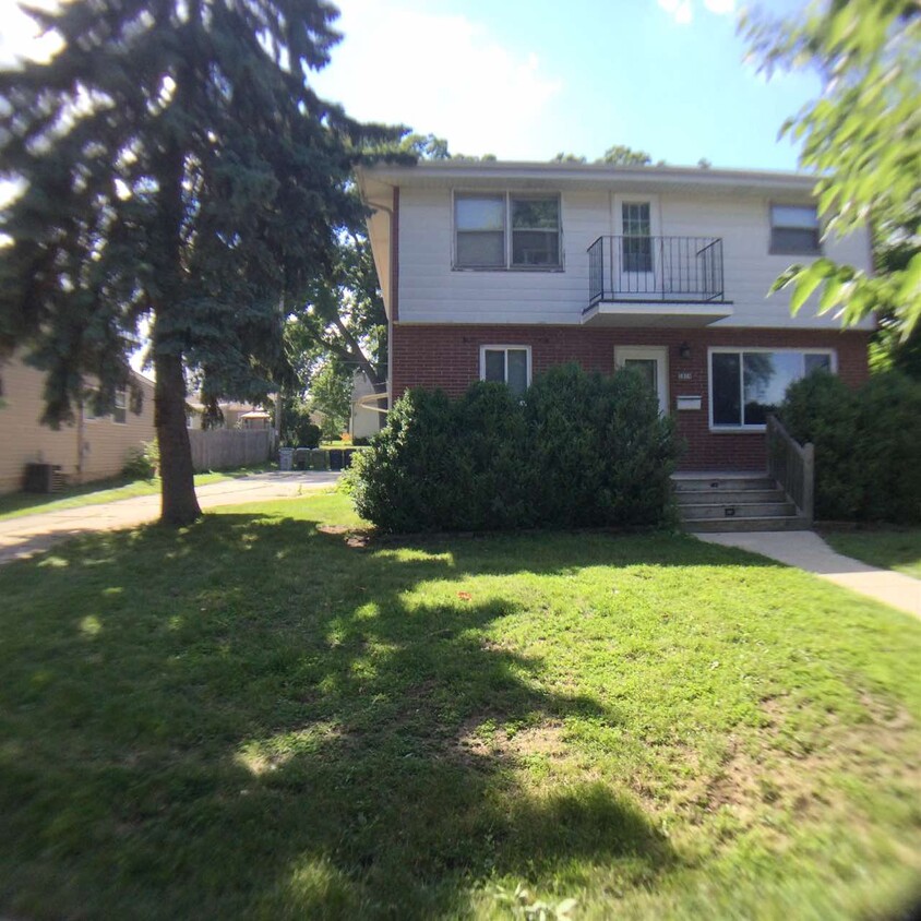 Primary Photo - 2829 S 69th St