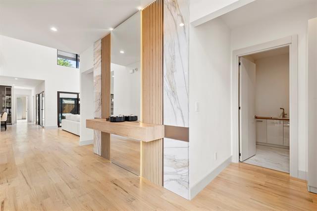 Foto del edificio - 7718 Roper St