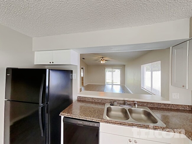 Foto del edificio - 4432 Country Hills Blvd