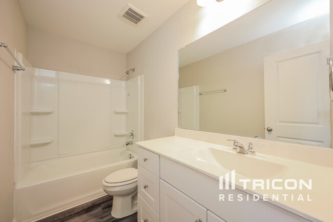 Building Photo - 7402 Boa Holw