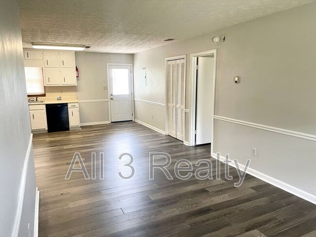 Building Photo - 116 Fairhaven Ct