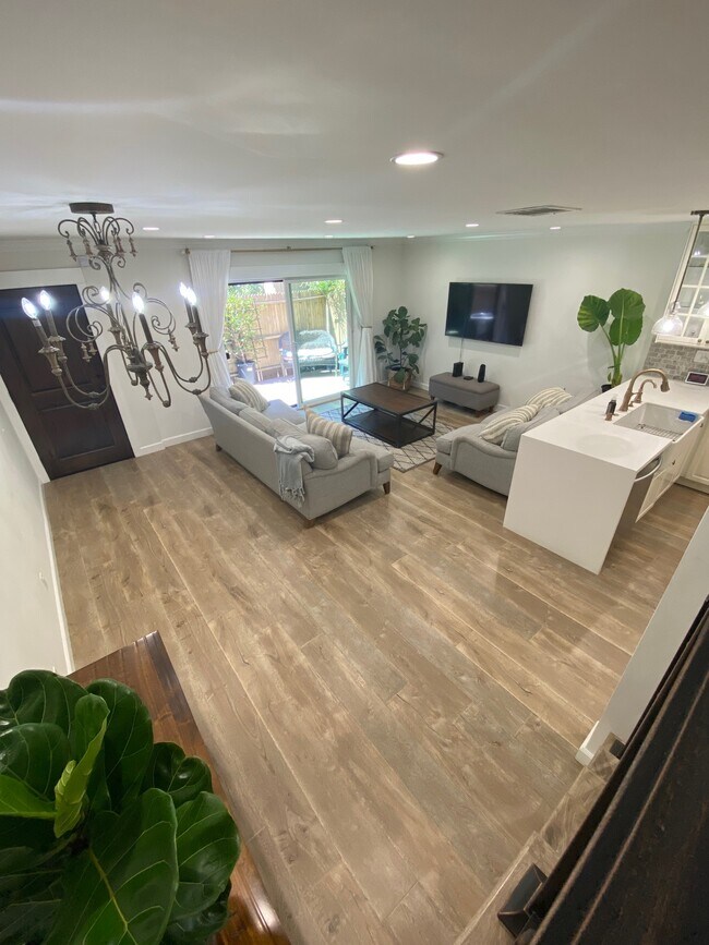 8601 Sunland Blvd, Sun Valley, CA 91352 Townhome Rentals in Sun