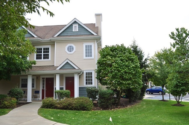 Old Farm Village At Panther Valley Apartments Allamuchy Nj Apartments Com