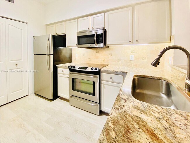 Foto del edificio - 1103 Myrtlewood Cir E