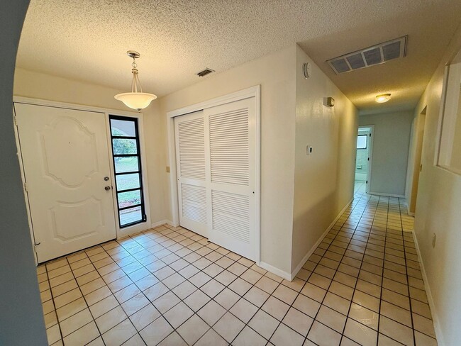 Building Photo - 8992 Hernando Way
