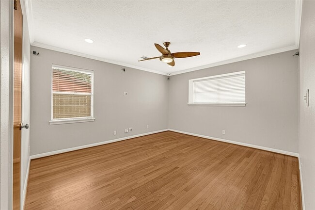 Building Photo - 9927 Southport Dr