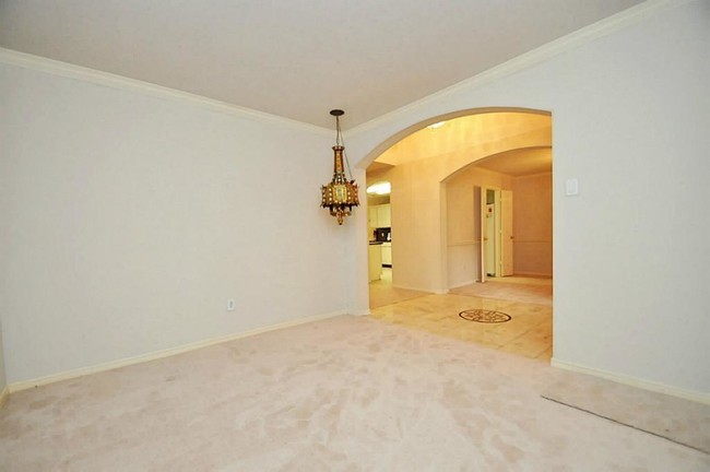Building Photo - 318 Indian Summer Dr