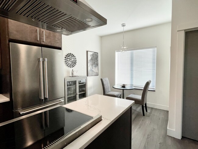 Building Photo - 3781 Klindt Dr. Duplex