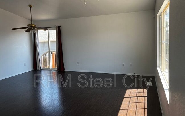 Foto del edificio - 4908 Prospect Dr