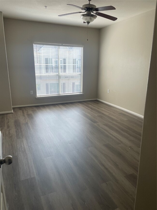 Building Photo - 9200 Westheimer Rd