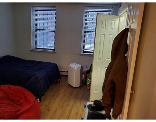 Building Photo - 18 Symphony Rd