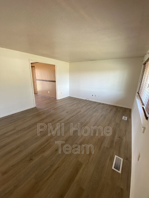 Building Photo - 647 W 725 N