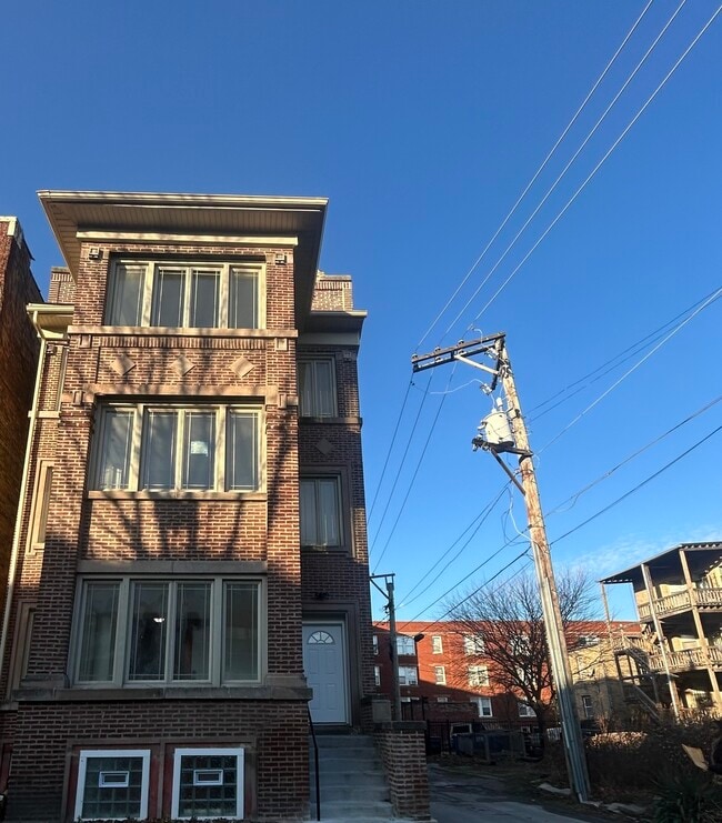 Building Photo - 6016 S St Lawrence Ave