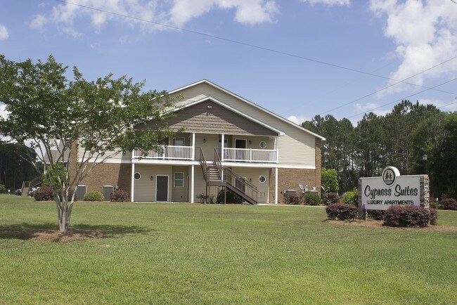 Building Photo - 68 Richards Dr
