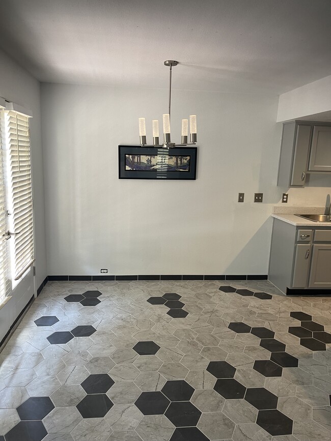 Foto del edificio - 8445 S 48th St
