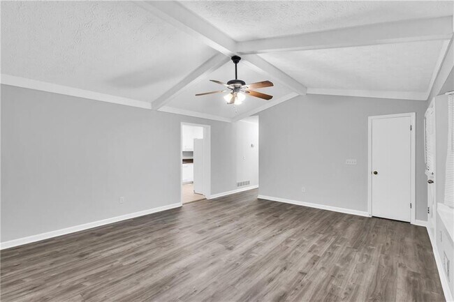 Foto del edificio - 4899 Raven Way NE