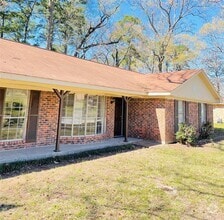 Building Photo - 26690 Lisa Ln